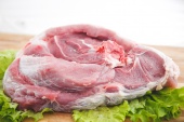 Лопатка свиная для запекания, н/к, рубленая  изображение на сайте Михайловского рынка