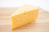Сыр "Российский"  изображение на сайте Михайловского рынка