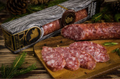 Колбаса из мяса Бобра (в подарочной упаковке) 250 гр. изображение на сайте Михайловского рынка