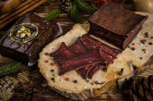 Бастурма из мяса Медведя изображение на сайте Михайловского рынка