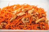 Морковь по-корейский с курицей изображение на сайте Михайловского рынка