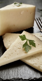 Сыр твердый из молока буйвола "Соврано", выд. 18 мес. 