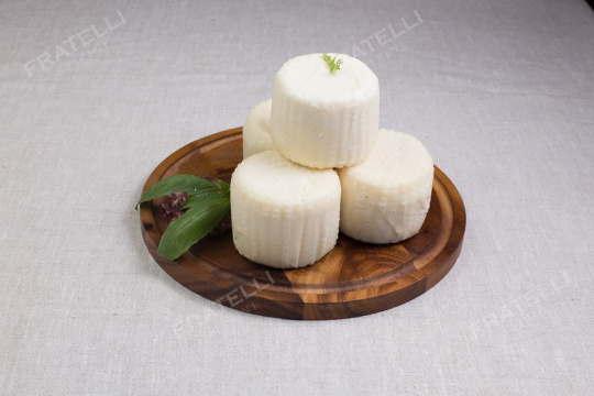 Полутвердый сыр из козьего молока изображение на сайте Михайловского рынка
