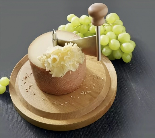 Сыр Тет-де-муан, Швейцария изображение на сайте Михайловского рынка